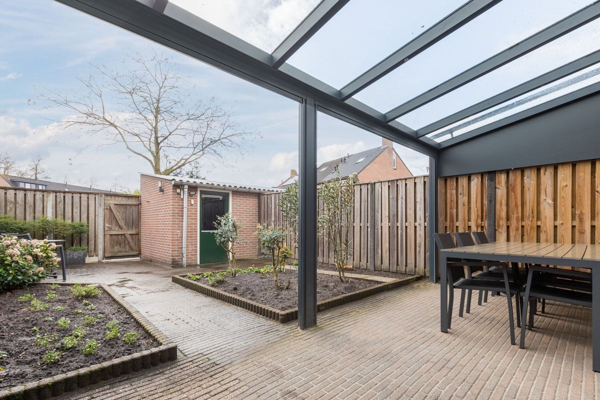 Zaaren 62 Photo Blur 1