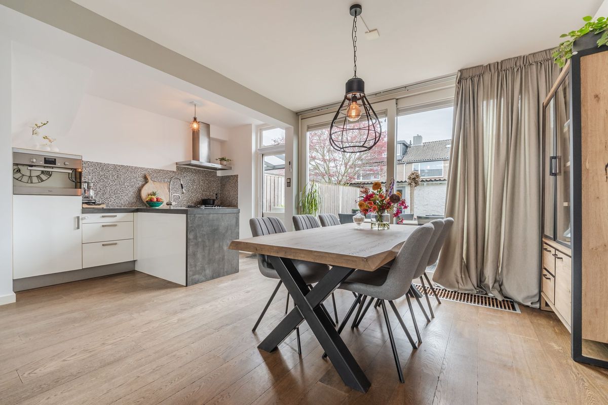 Mr. Sprenger van Eykstraat 9 Photo Blur 2