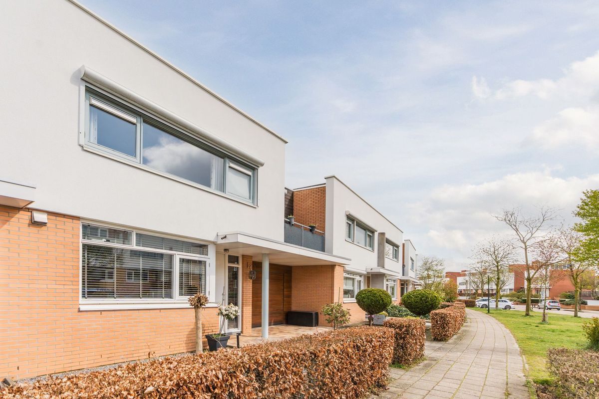 Laan van Tolkien 152 Photo Blur 5