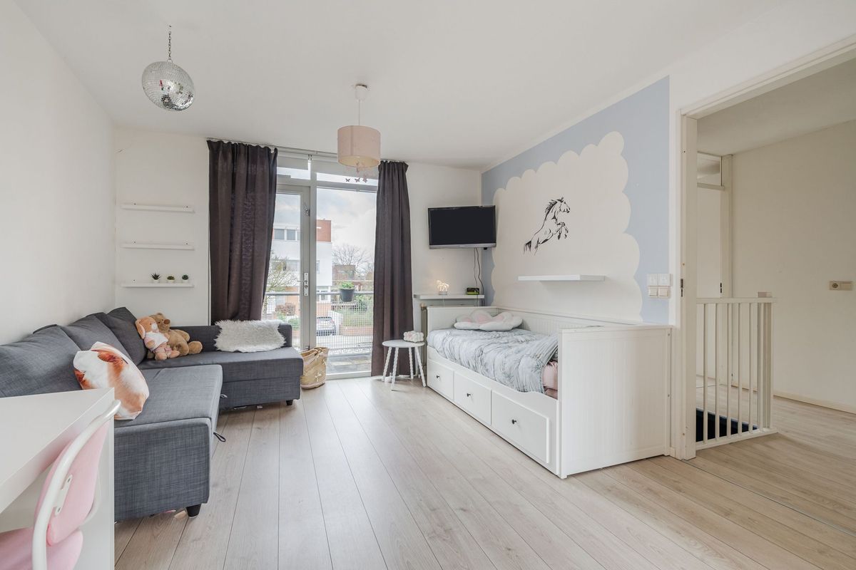 Laan van Tolkien 152 Photo Blur 32