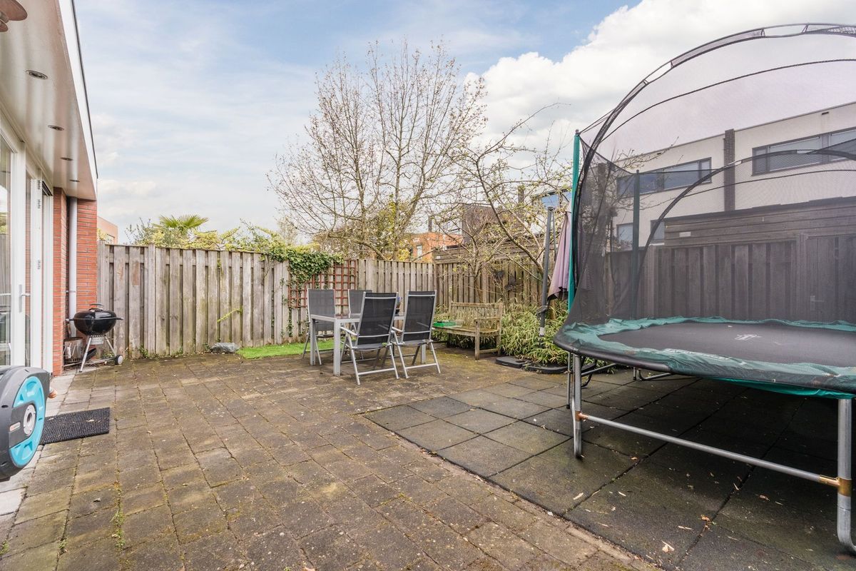 Laan van Tolkien 152 Photo Blur 45