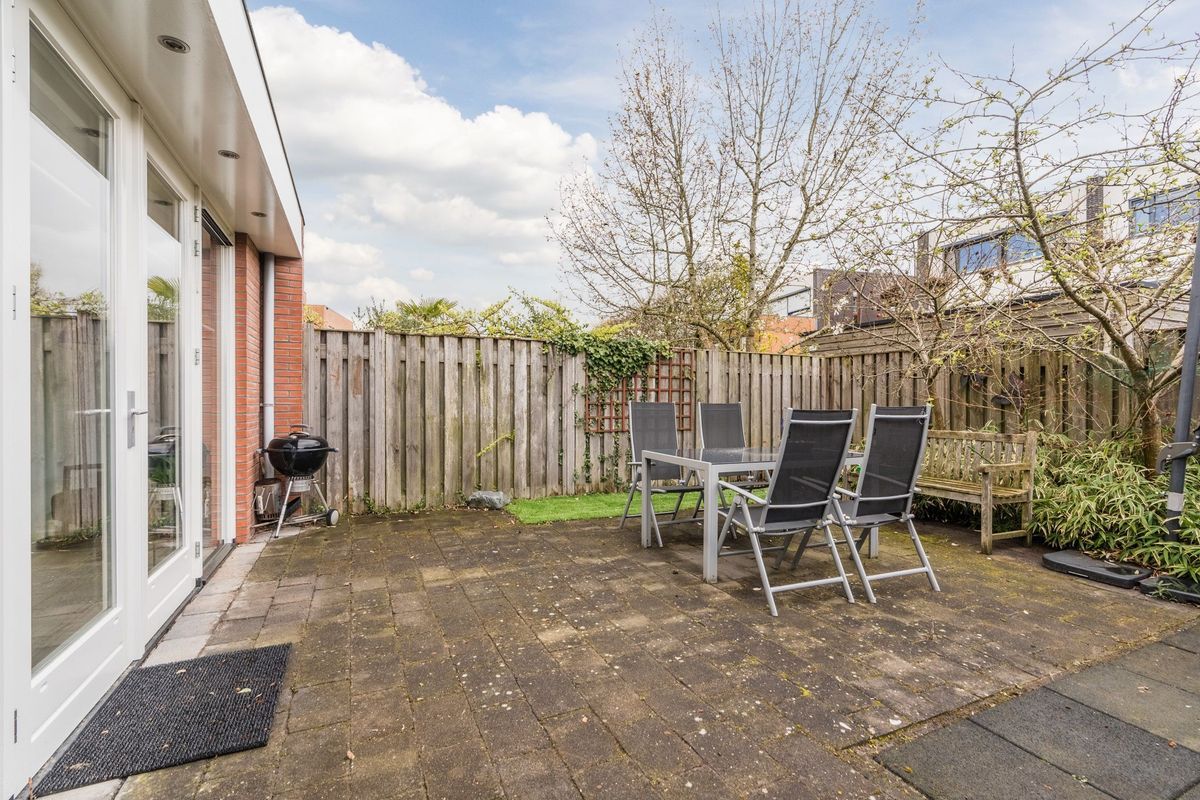 Laan van Tolkien 152 Photo Blur 44