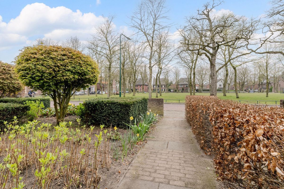 Burgemeester Sweensplein 26 Photo Blur 48