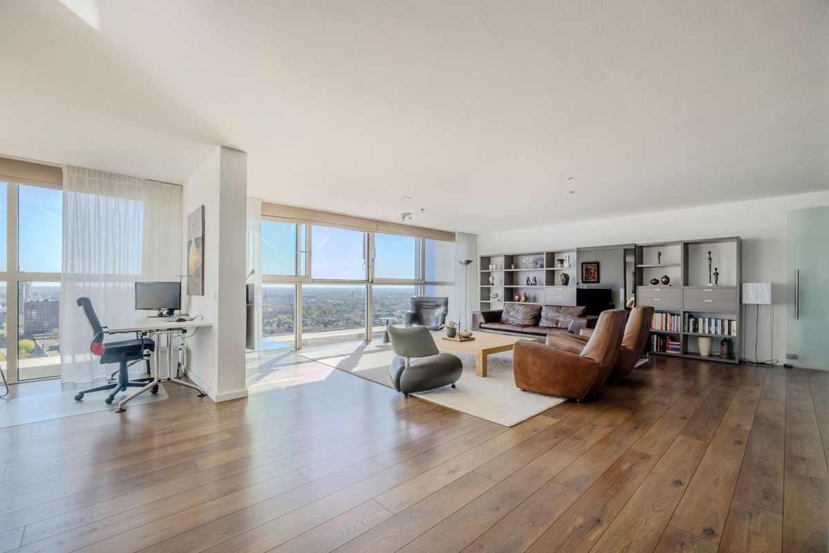 Westpoint 95 Photo Blur 3