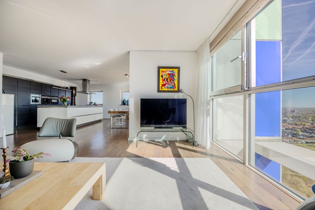 Westpoint 95 Photo Blur 6