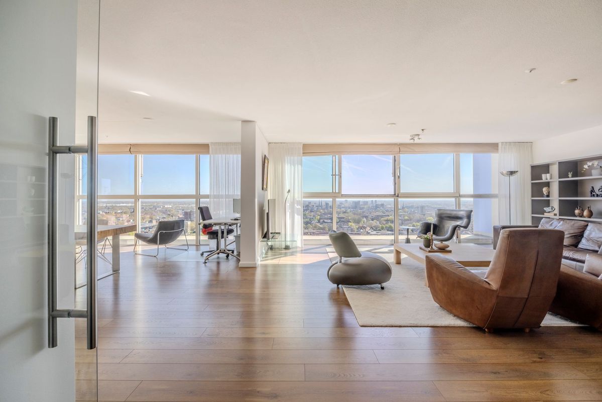 Westpoint 95 Photo Blur 4