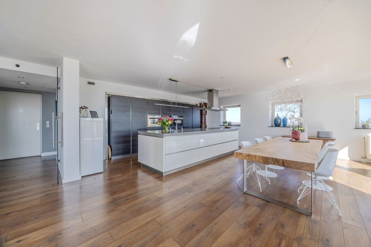 Westpoint 95 Photo Blur 2