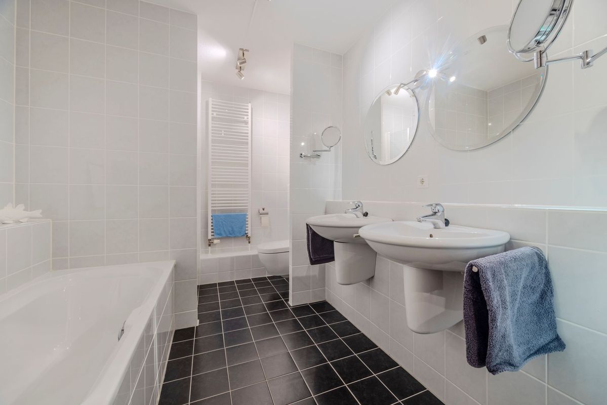 Westpoint 95 Photo Blur 29