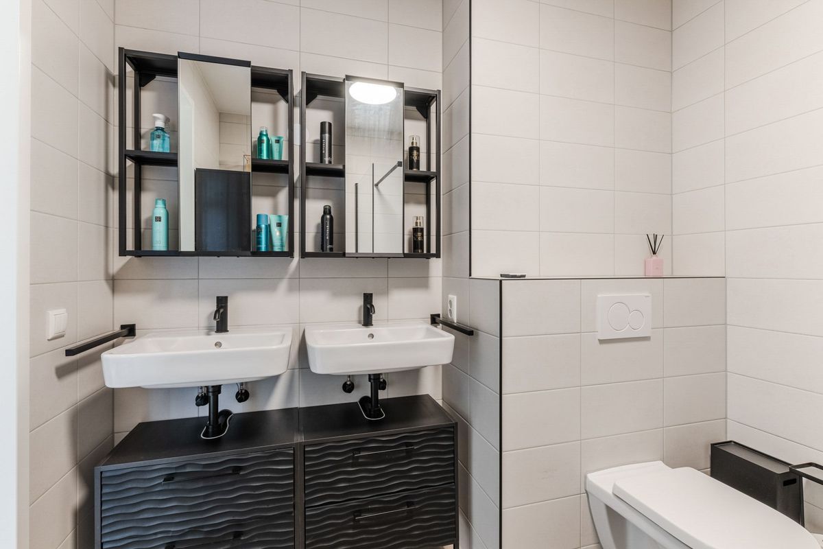 Anton Ebbenhof 12 Photo Blur 12