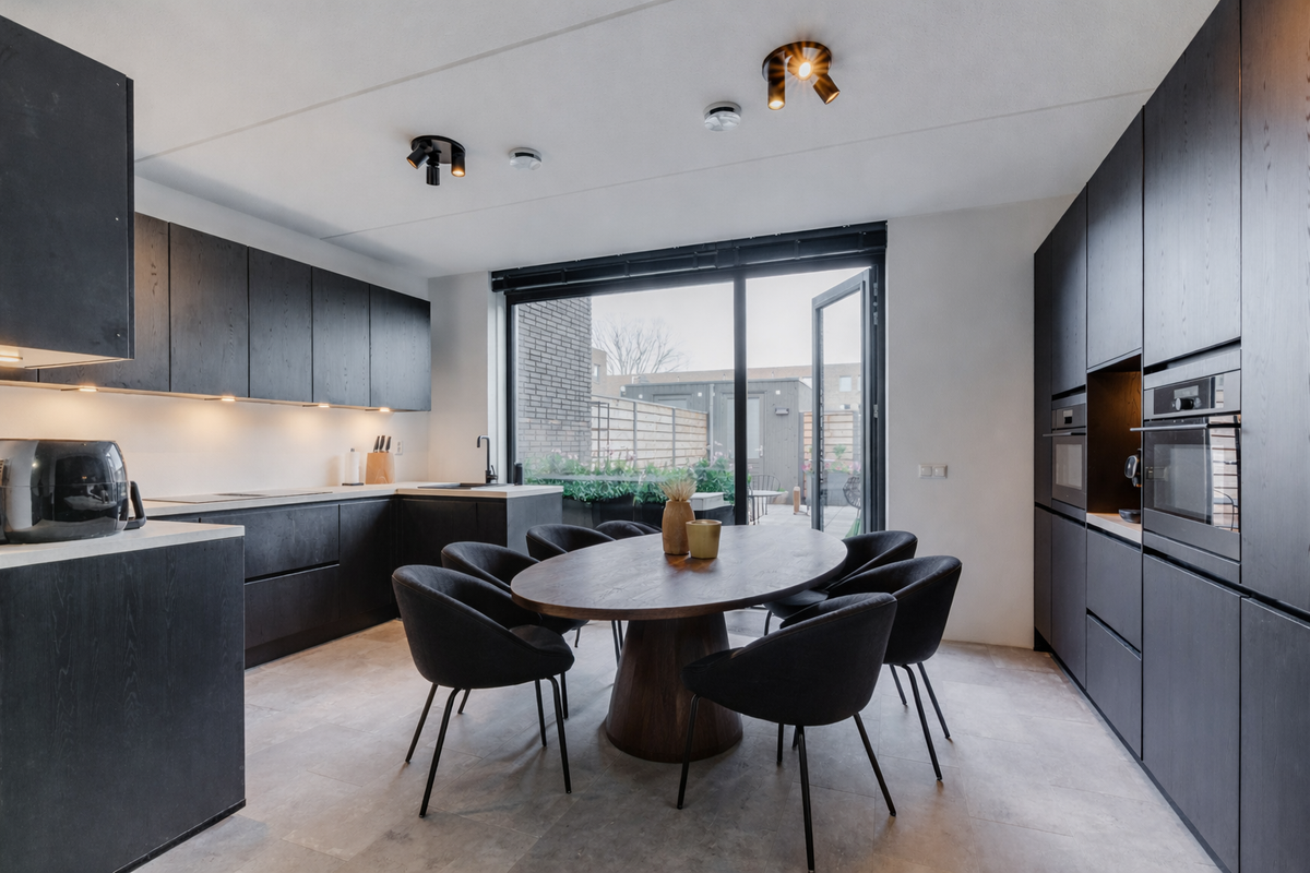 Anton Ebbenhof 12 Photo Blur 2