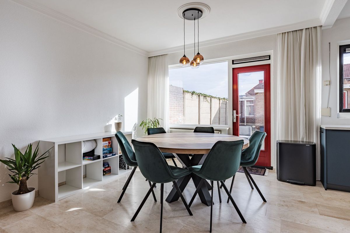 Oeverstraat 6 Photo Blur 3