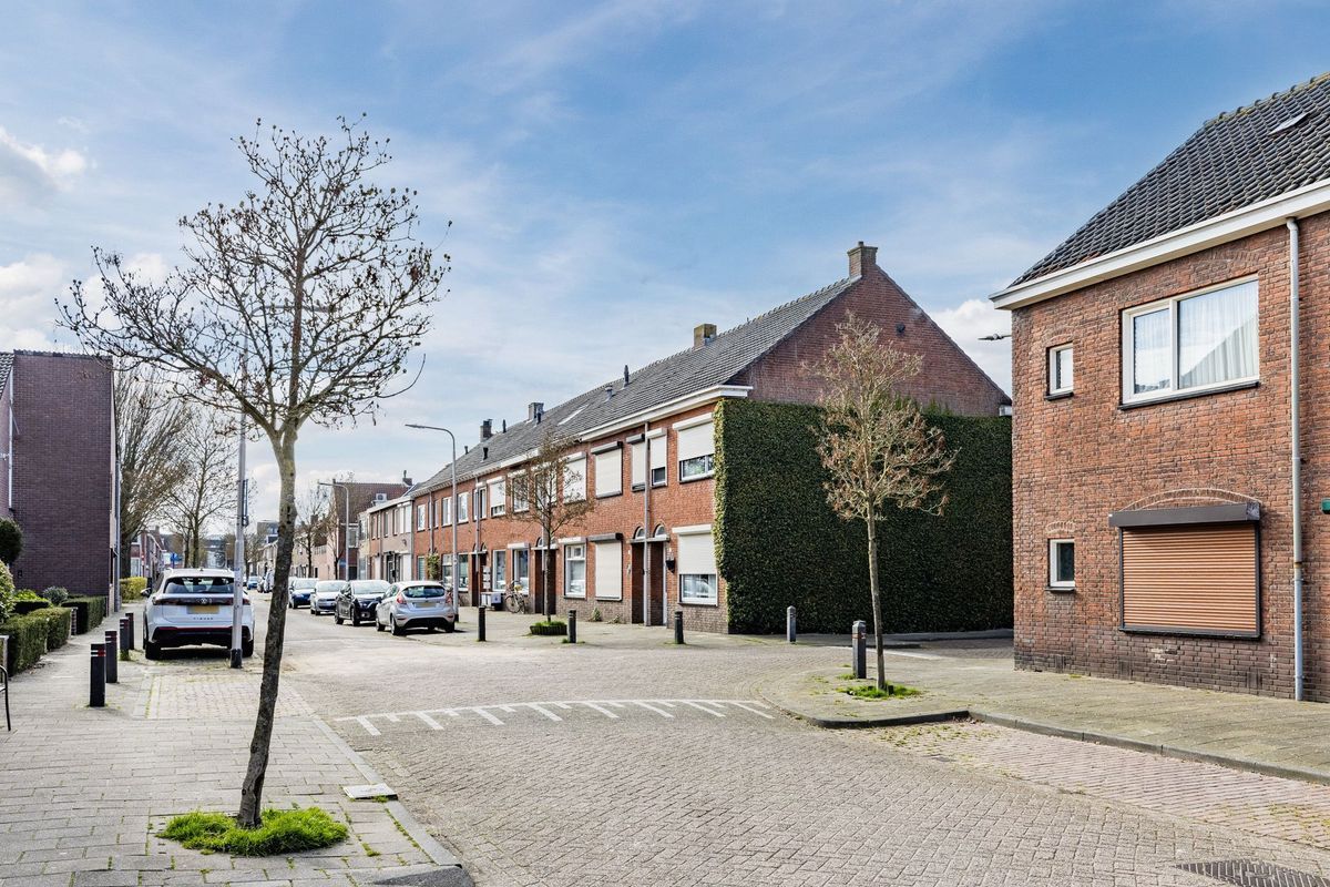 Oeverstraat 6 Photo Blur 25