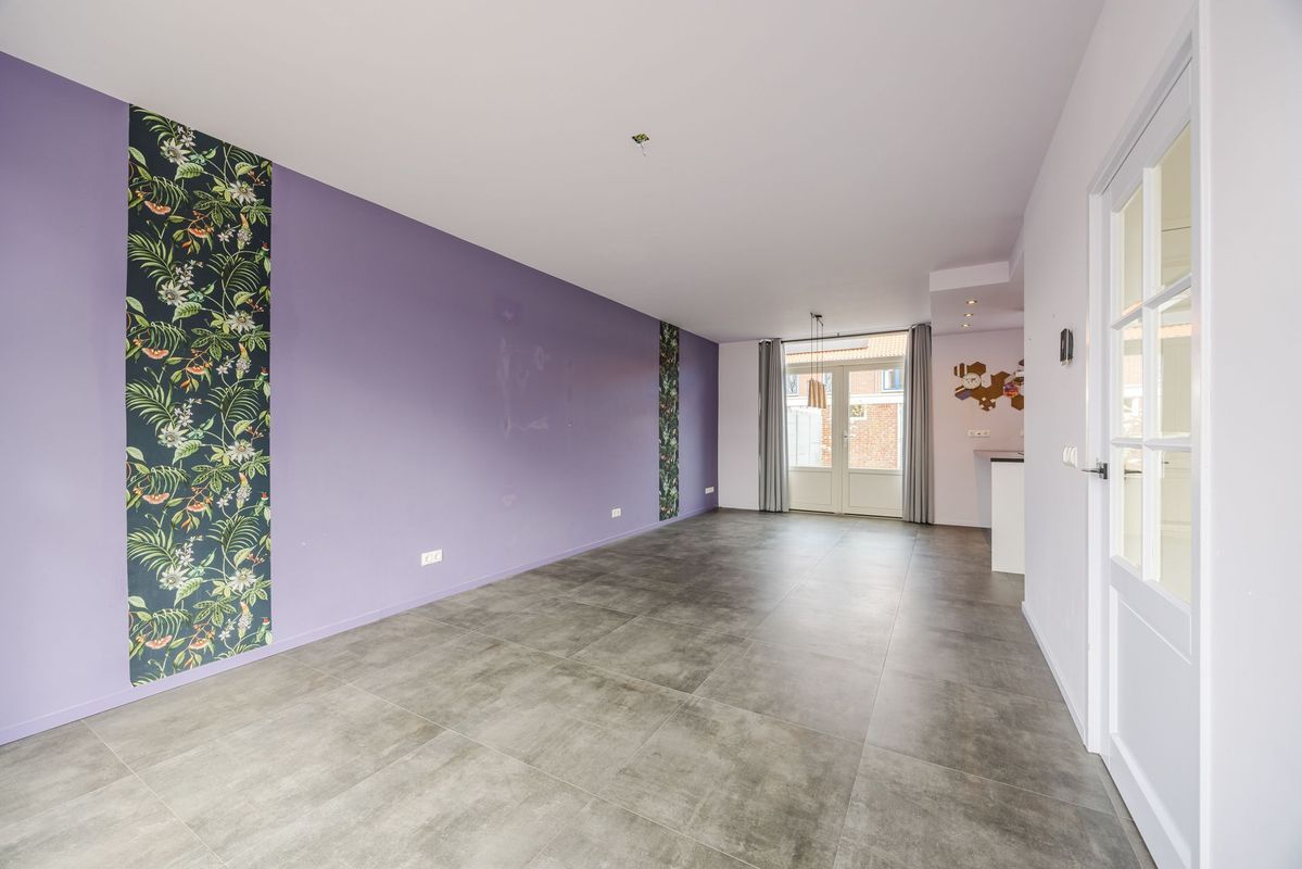 Violethof 6 Photo Blur 4