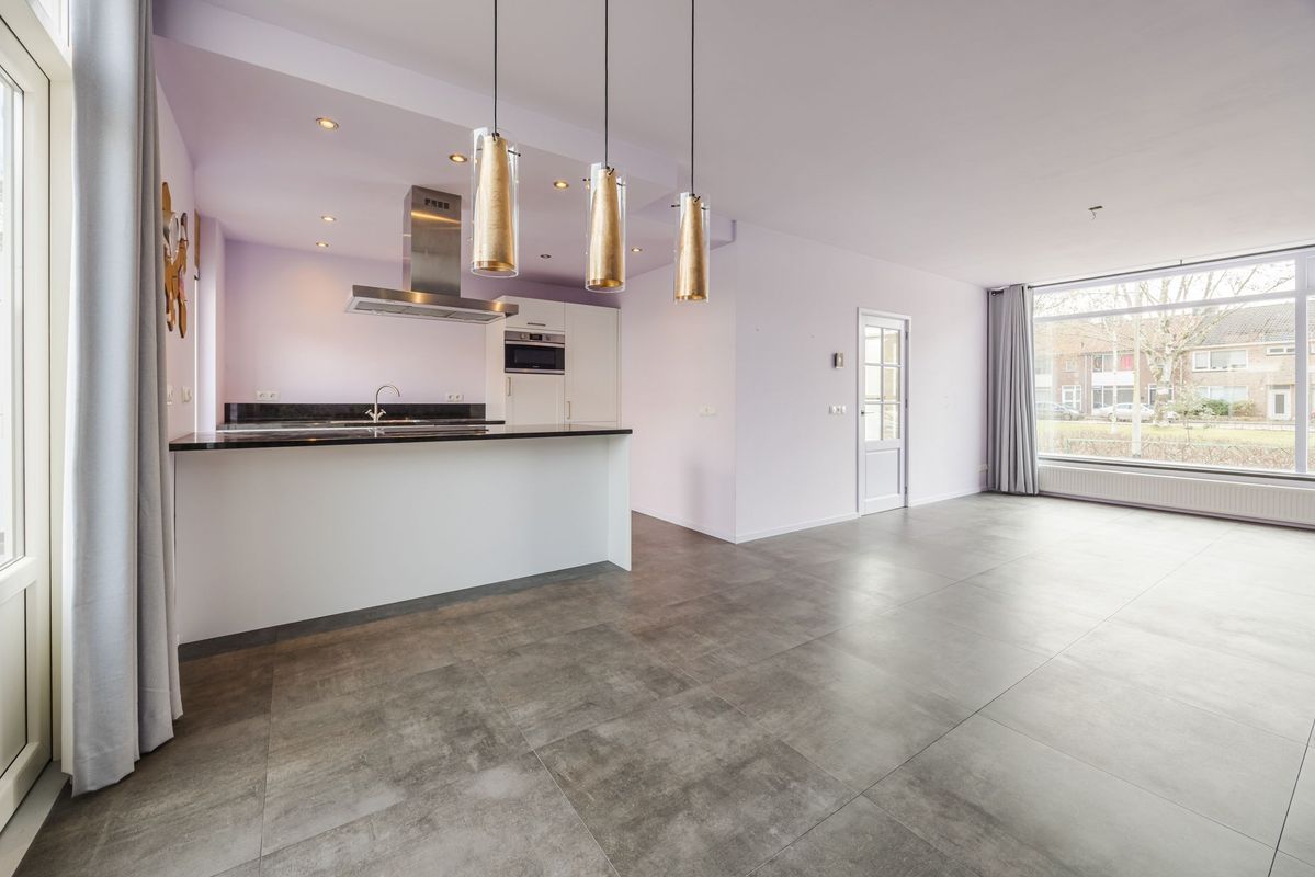 Violethof 6 Photo Blur 2