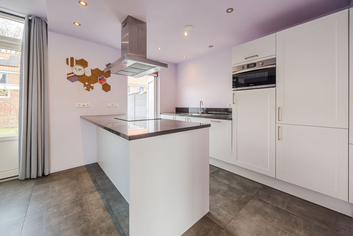 Violethof 6 Photo Blur 7