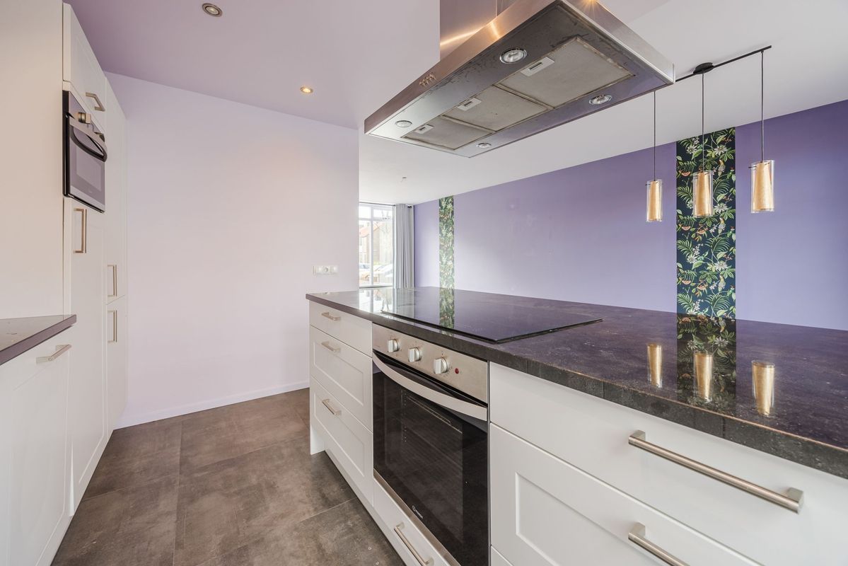 Violethof 6 Photo Blur 9