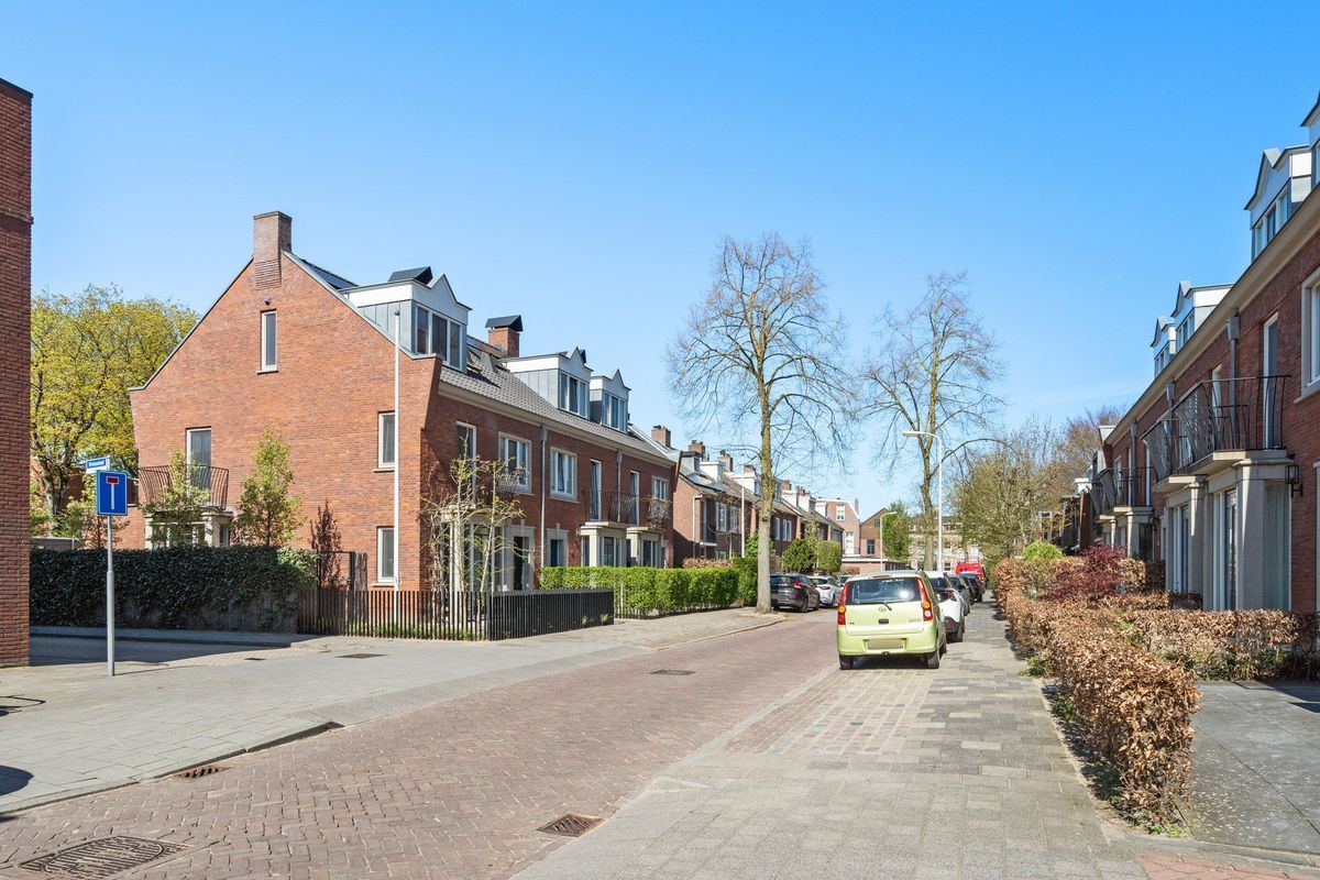 Burgemeester Middelaerlaan 3 Photo Blur 41