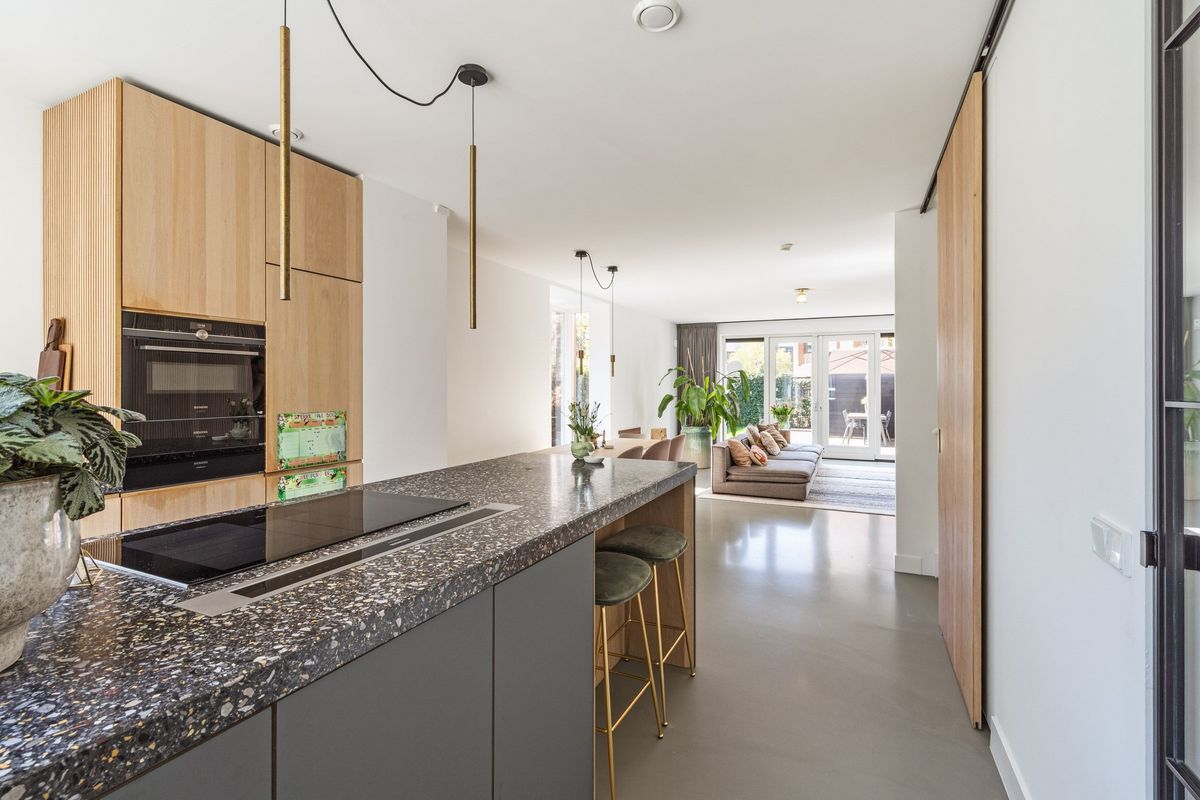 Burgemeester Middelaerlaan 3 Photo Blur 7