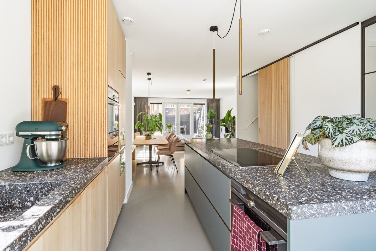 Burgemeester Middelaerlaan 3 Photo Blur 9