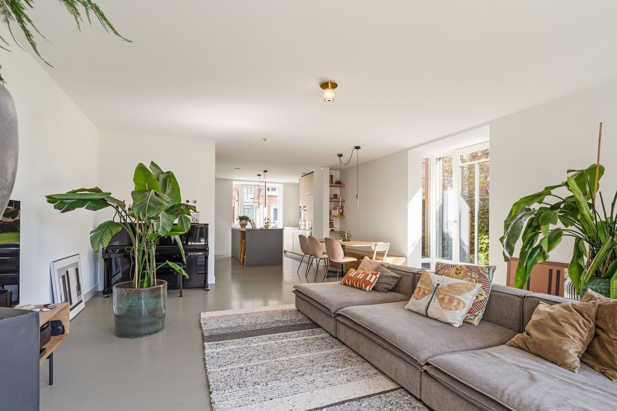 Burgemeester Middelaerlaan 3 Photo Blur 16