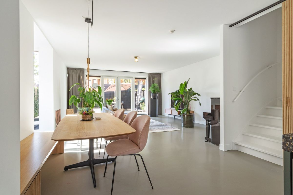 Burgemeester Middelaerlaan 3 Photo Blur 15