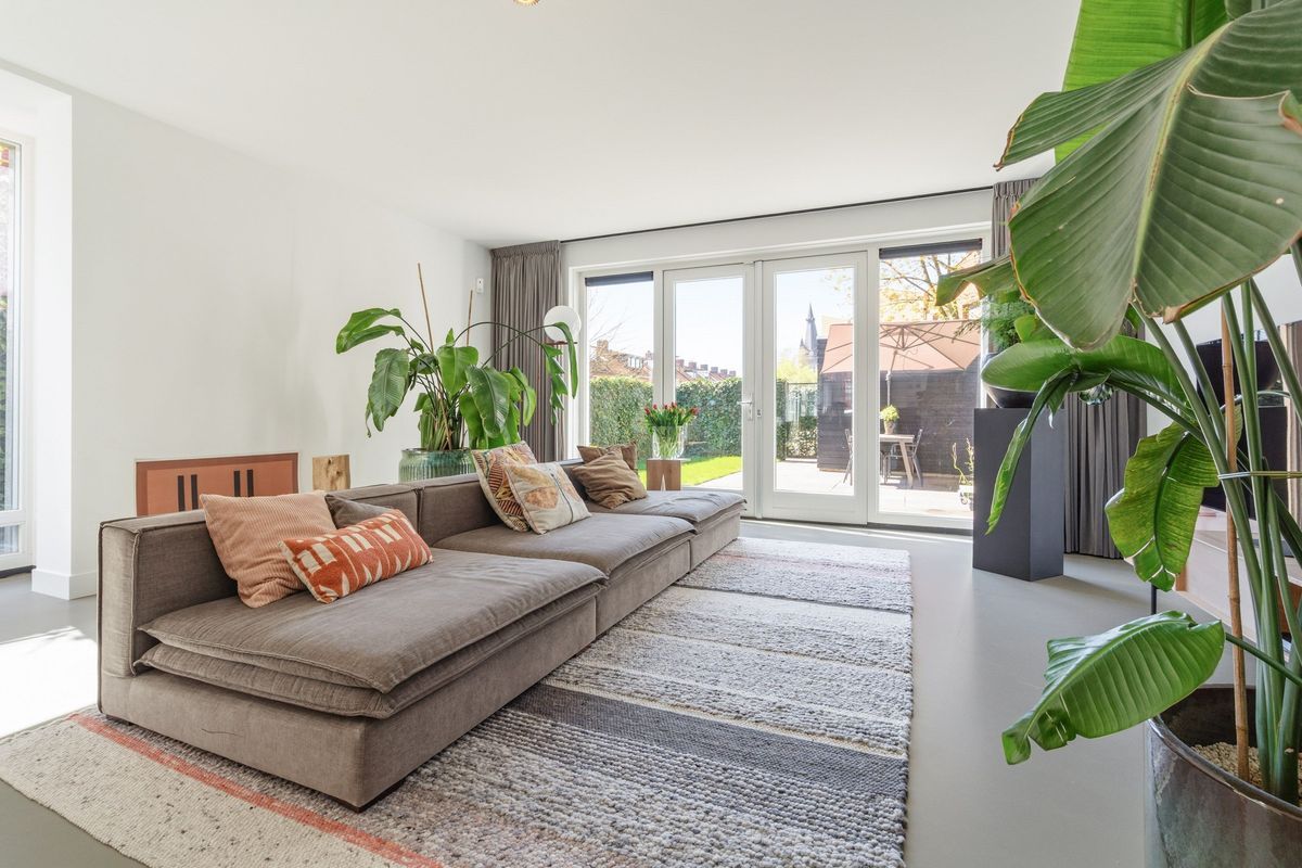 Burgemeester Middelaerlaan 3 Photo Blur 2