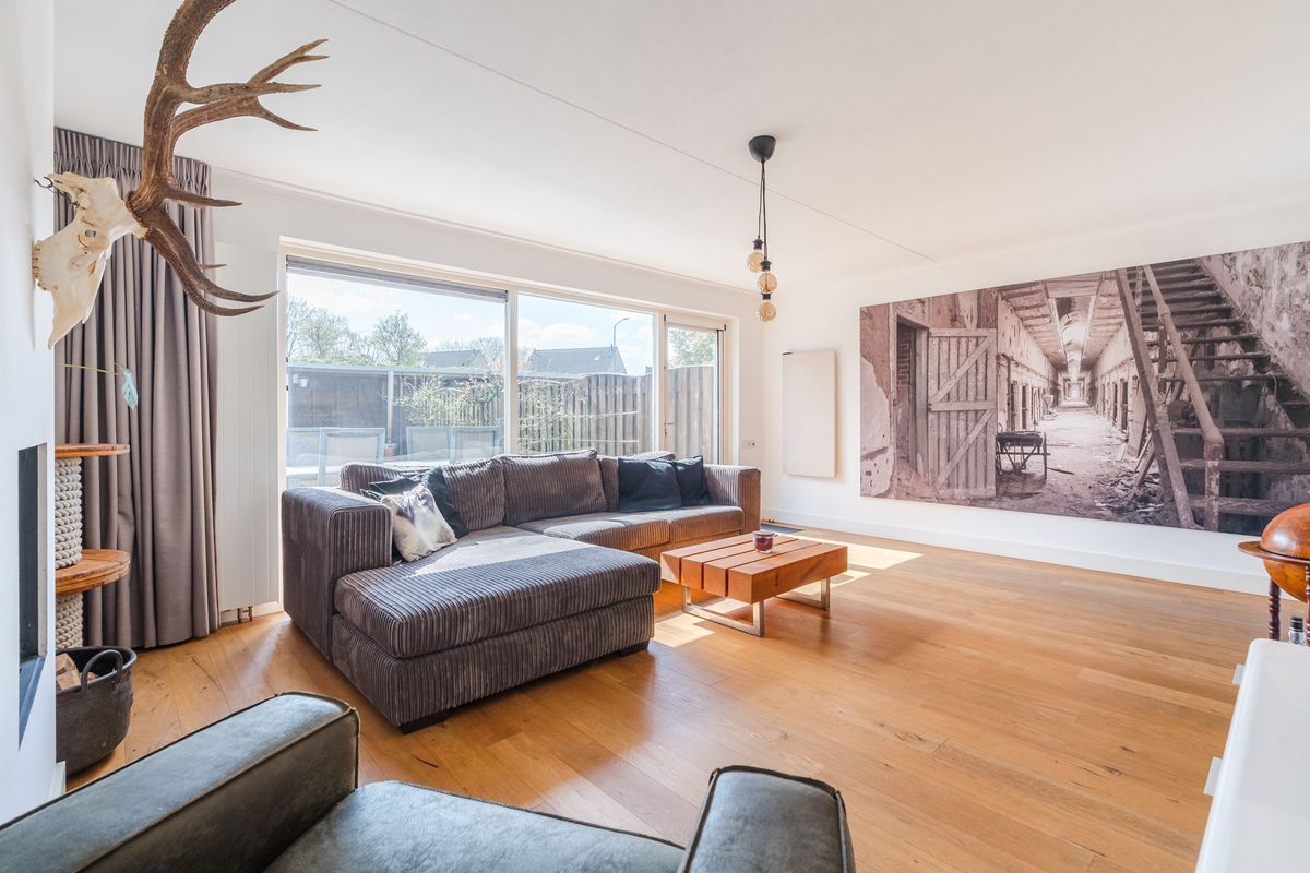 Koninginnestraat 19 Photo Blur 11