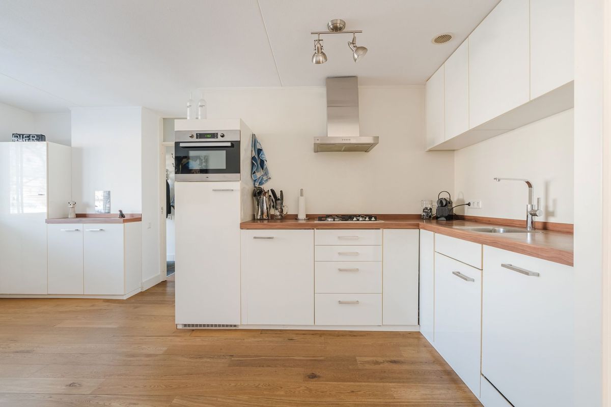 Koninginnestraat 19 Photo Blur 2