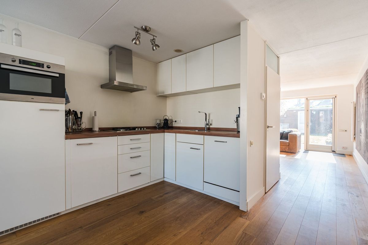 Koninginnestraat 19 Photo Blur 16