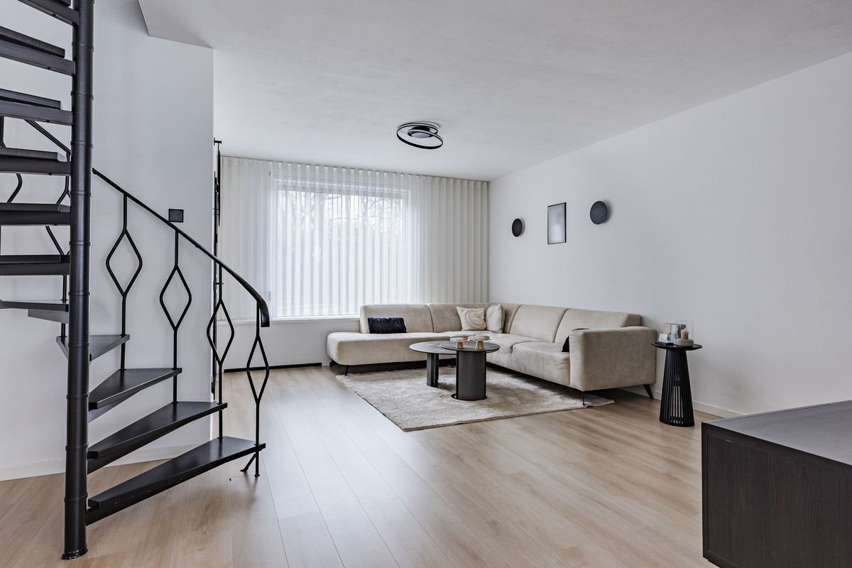 Beneluxlaan 11 Photo Blur 1