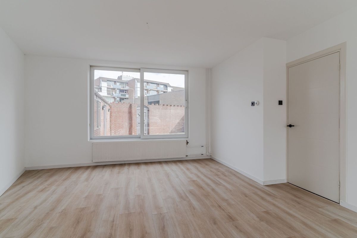 Korvelplein 2 Photo Blur 5