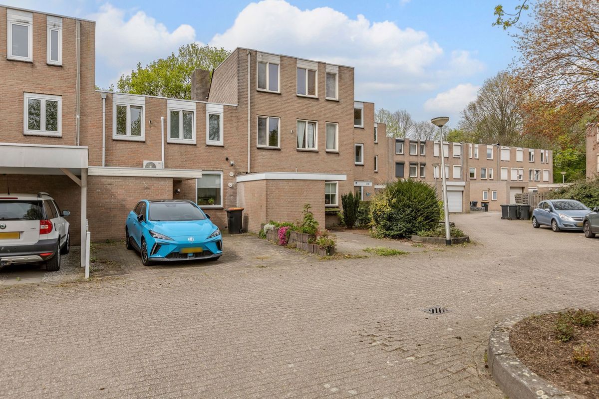 Mascagnihof 618 Photo Blur 34