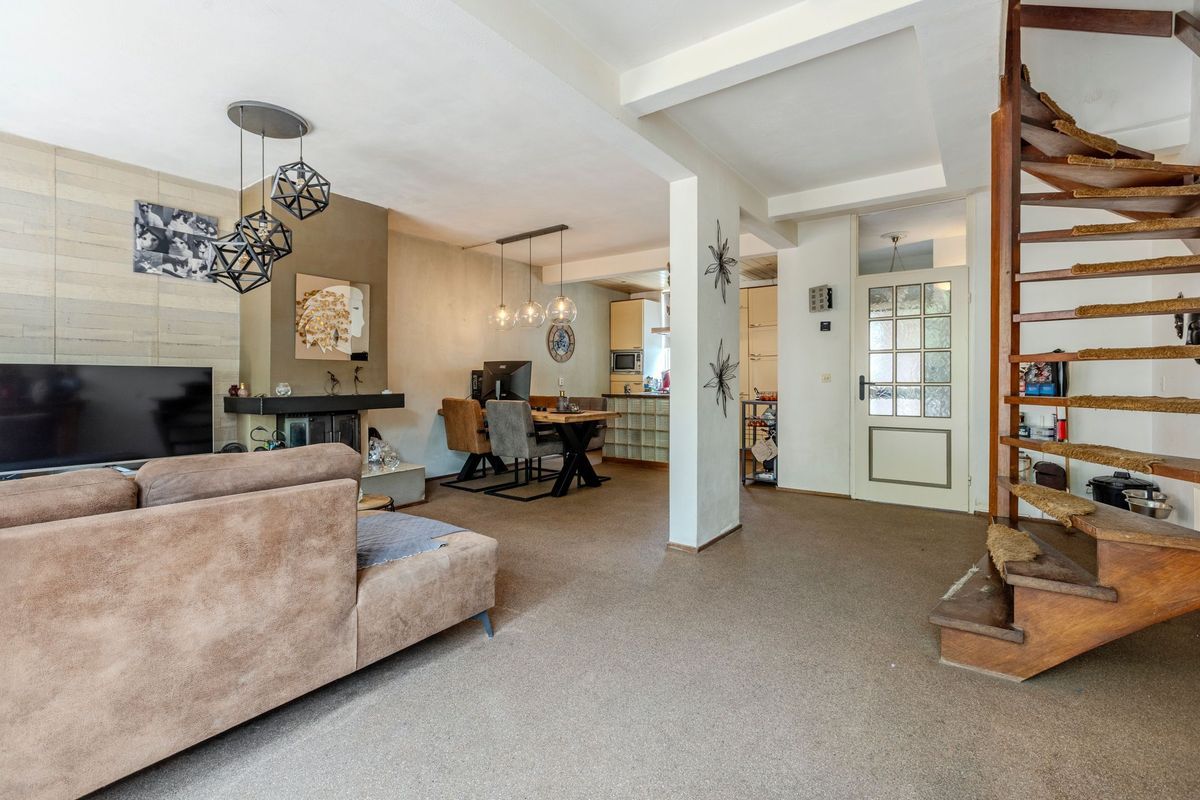 Mascagnihof 618 Photo Blur 4