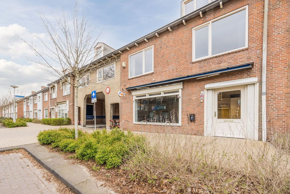 Pater van den Elsenplein 2 Photo Blur 65