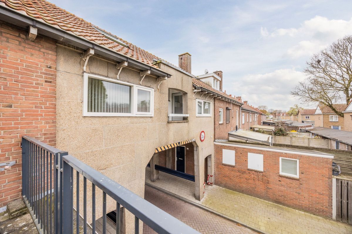 Pater van den Elsenplein 2 Photo Blur 55