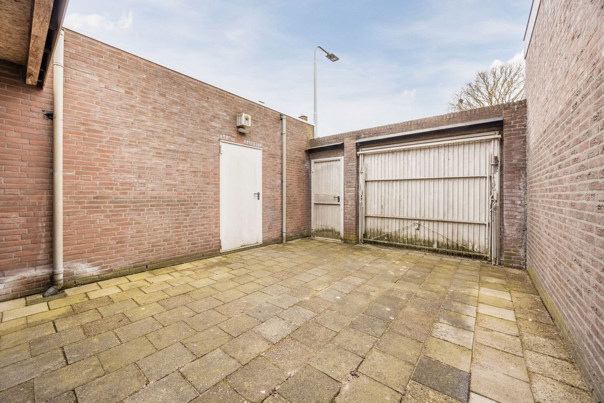 Pater van den Elsenplein 2 Photo Blur 58