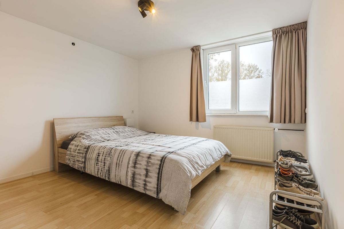 Bijvang 14 Photo Blur 15