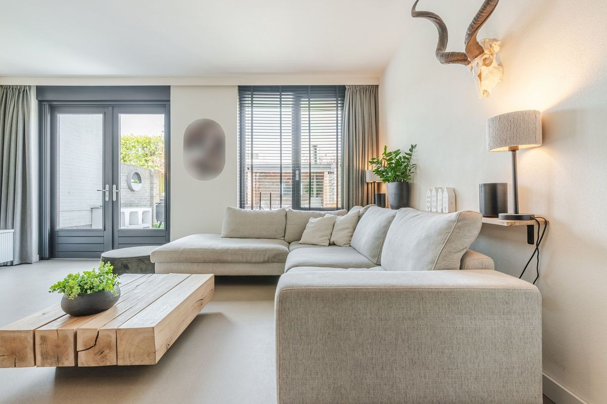 Judith Leysterplein 51 Photo Blur 12