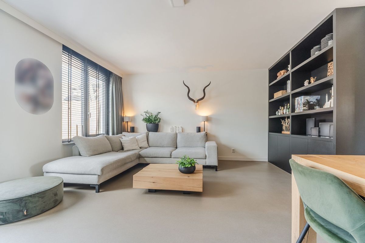 Judith Leysterplein 51 Photo Blur 15