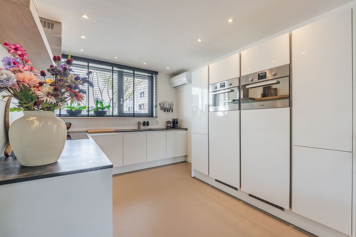 Judith Leysterplein 51 Photo Blur 23