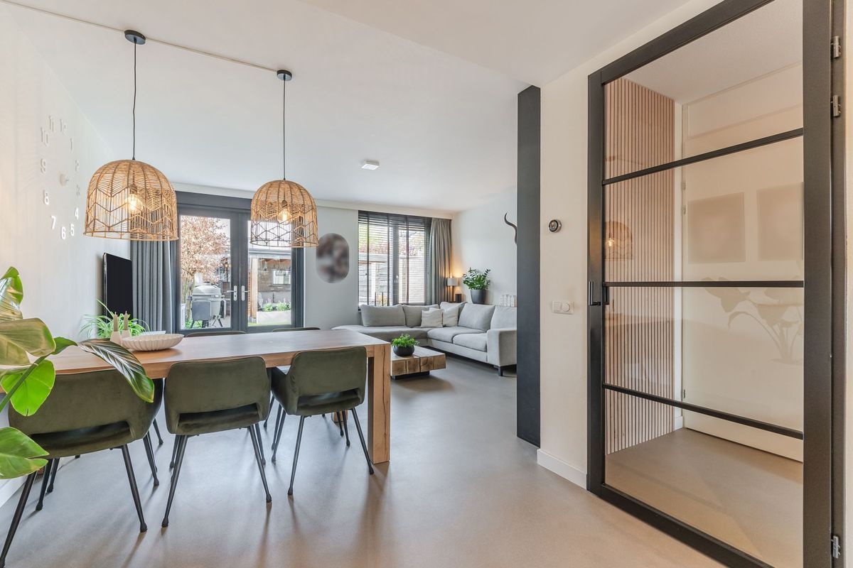 Judith Leysterplein 51 Photo Blur 19