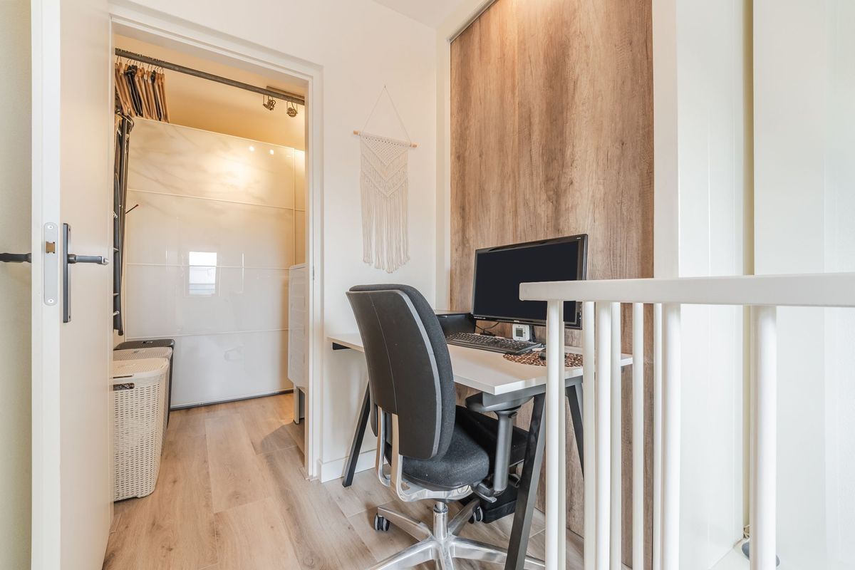 Judith Leysterplein 51 Photo Blur 50