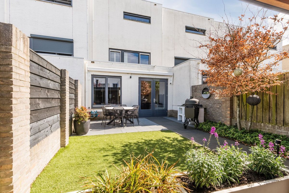 Judith Leysterplein 51 Photo Blur 26