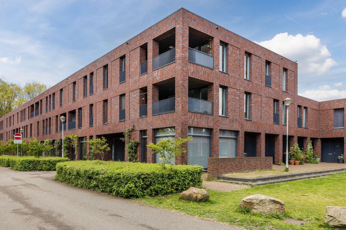 De Werf 167 Photo Blur 0