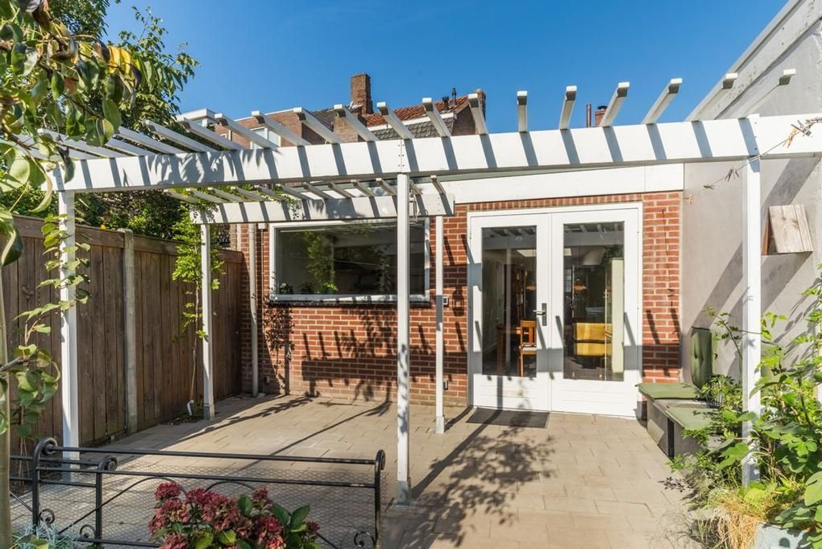 Bredaseweg 192 Photo Blur 30