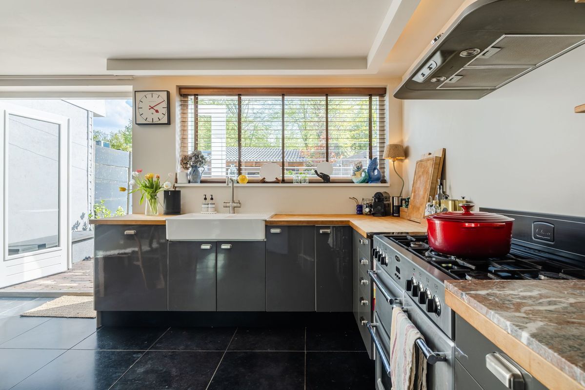 Bredaseweg 192 Photo Blur 17