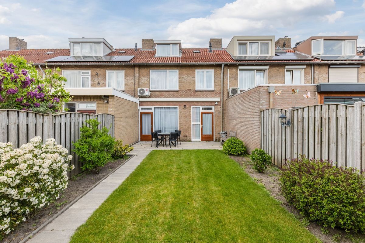 Smient 16 Photo Blur 39