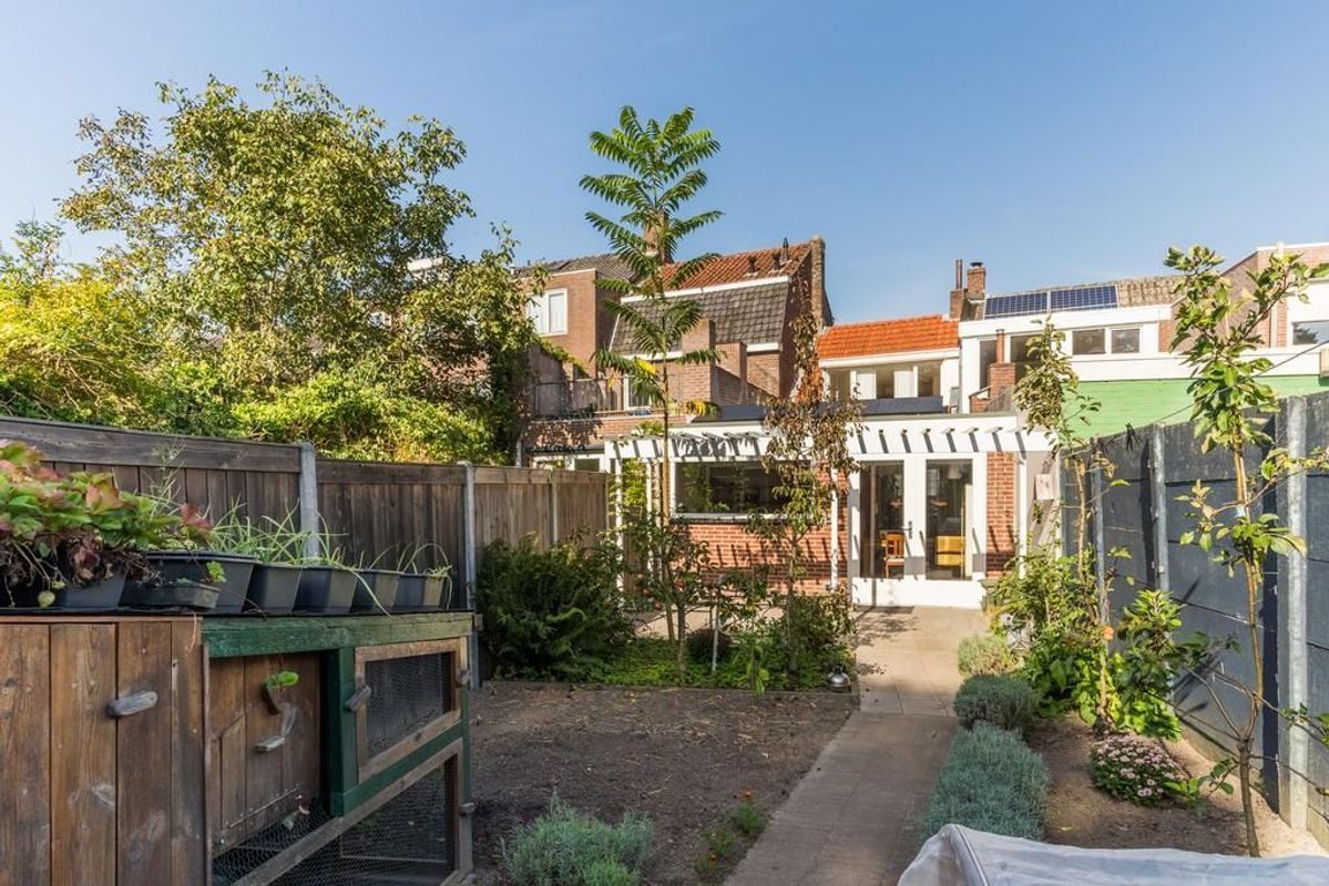 Bredaseweg 192 Photo Blur 0