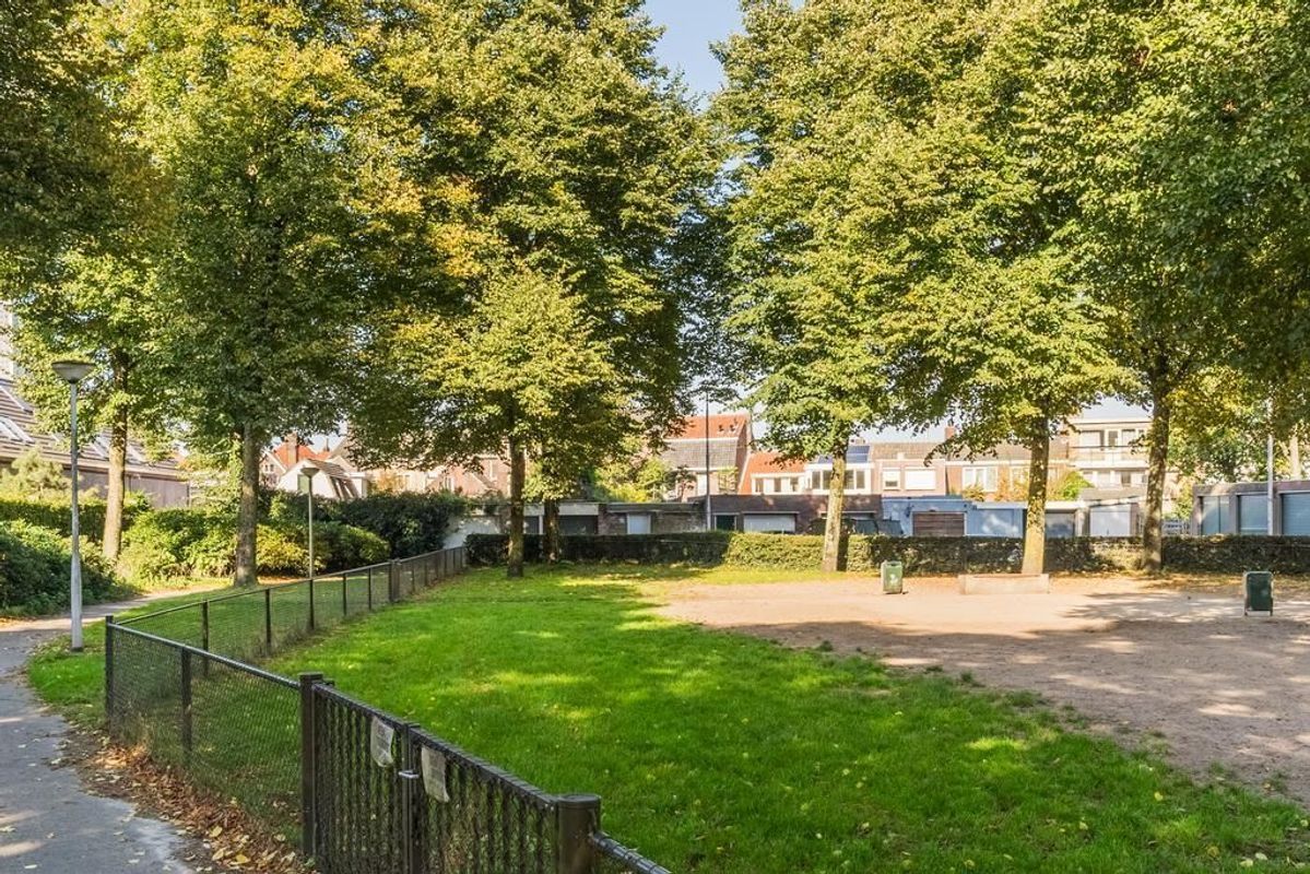 Bredaseweg 192 Photo Blur 40