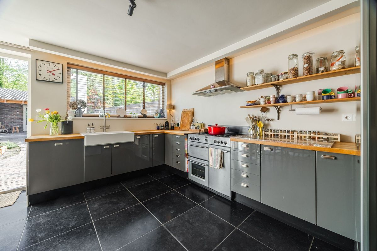 Bredaseweg 192 Photo Blur 12